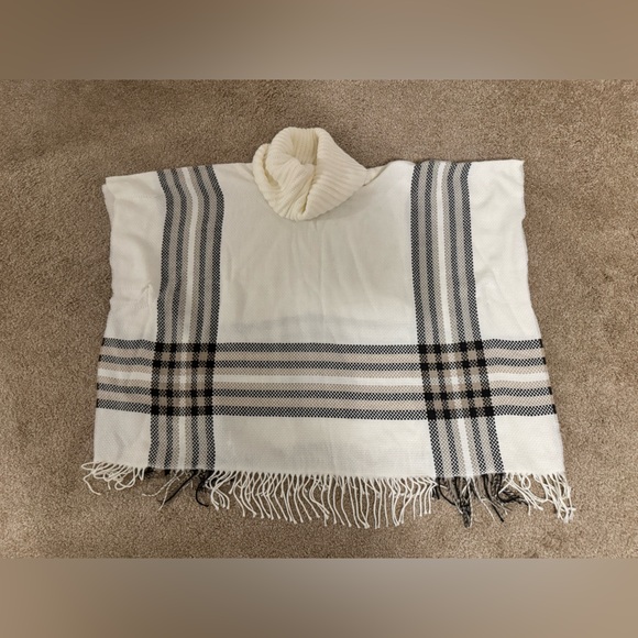 V. Fraas Plaid Turtle Neck Pancho One Size - Picture 1 of 3